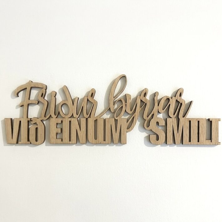 Friður byrjar við einum smíli - skelti