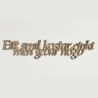 Eitt smíl kostar einki men gevur nógv - skelti